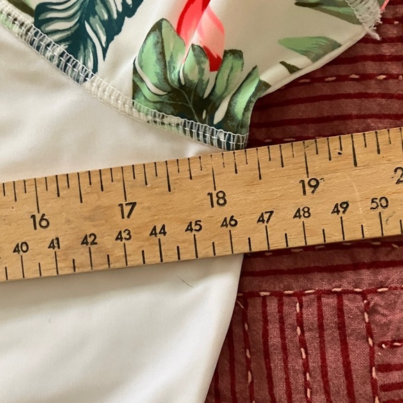 Beach outfit / swim outfit  floral print women’s large top medium short - Picture 6 of 16